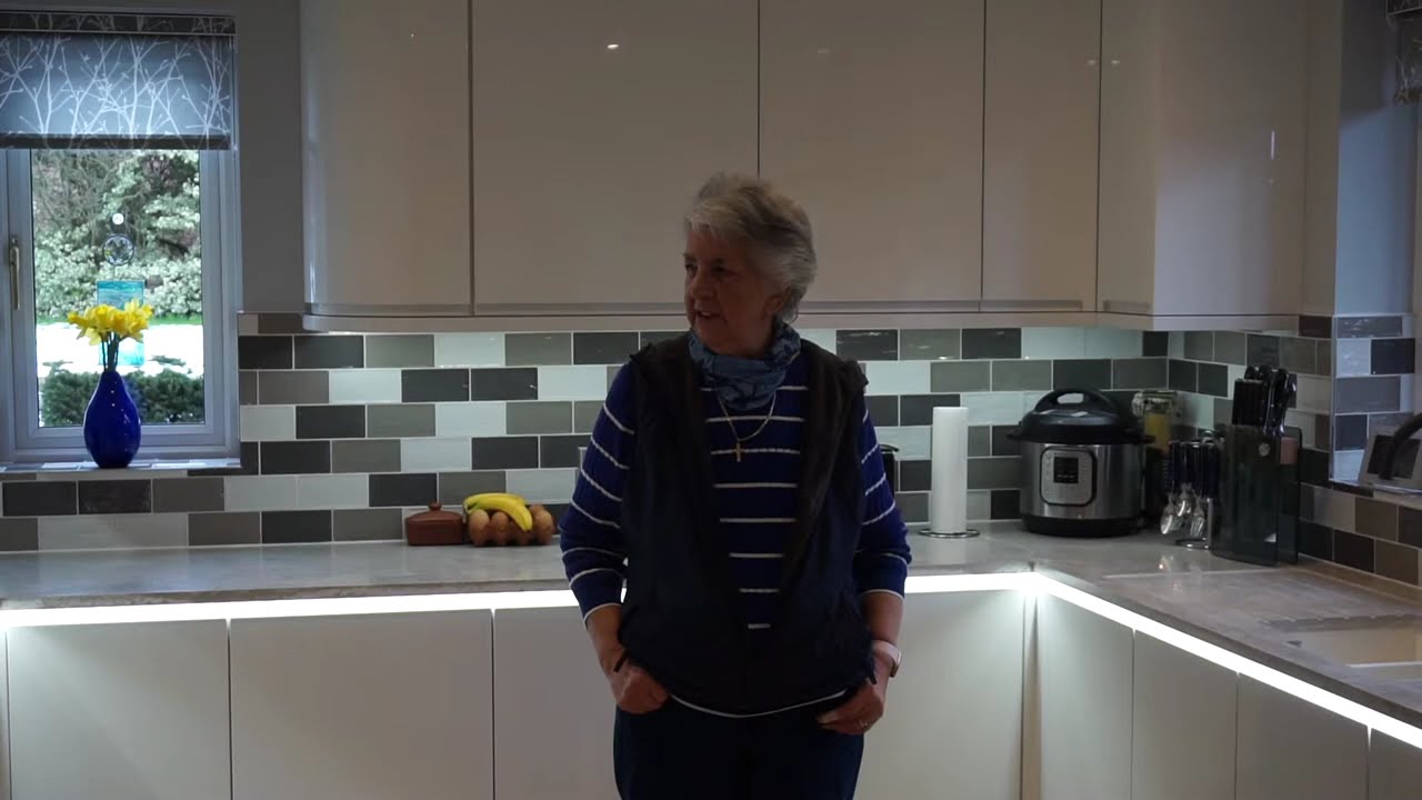 Customer testimonial video - Crownhill Building Services Kitchen Renovation
